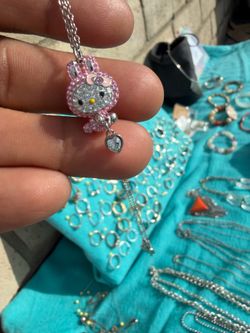 Hello kitty Swarovski 17’15
