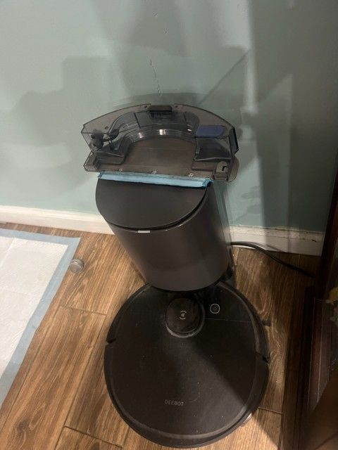 Eco Vacs Deebot Ozmo T8 AIVI Robot Vacuum Mop Cleaner