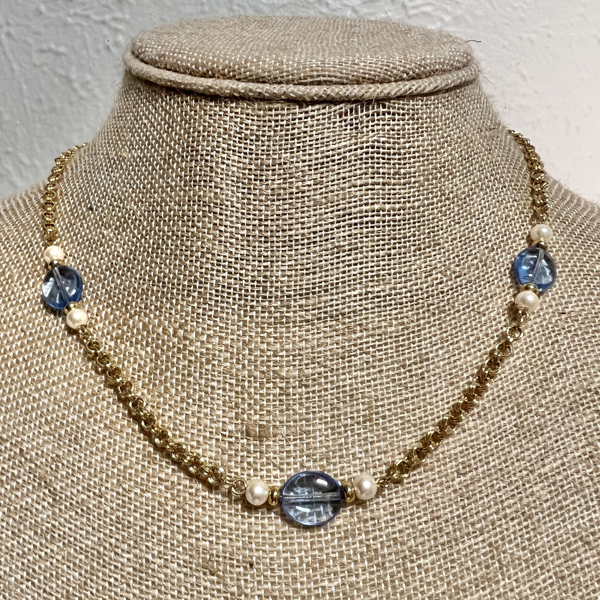 Vintage AVON blue pressed glass Gold tone Necklace