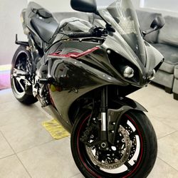 Yamaha R1
