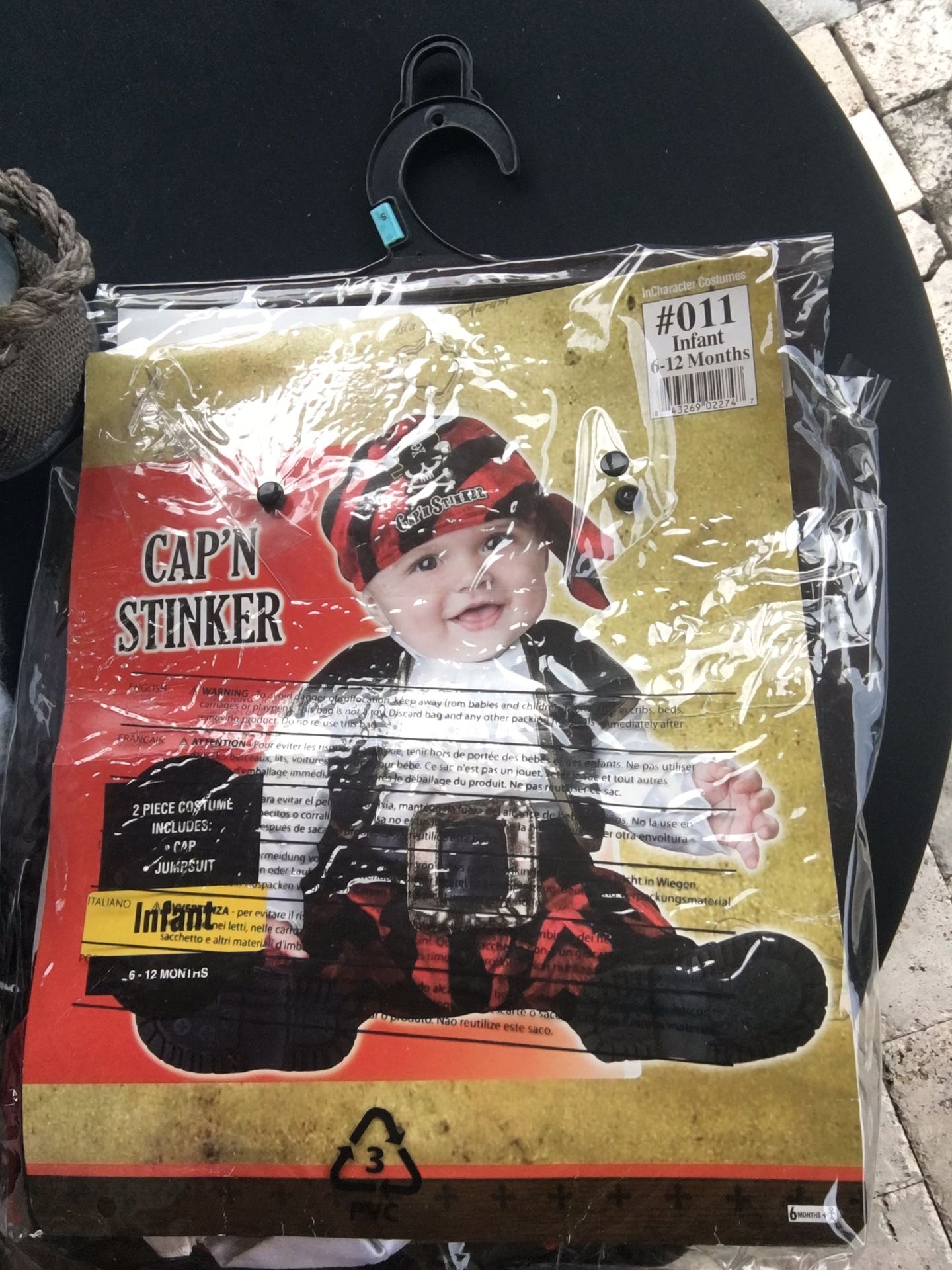 Cap n Stinker Costume