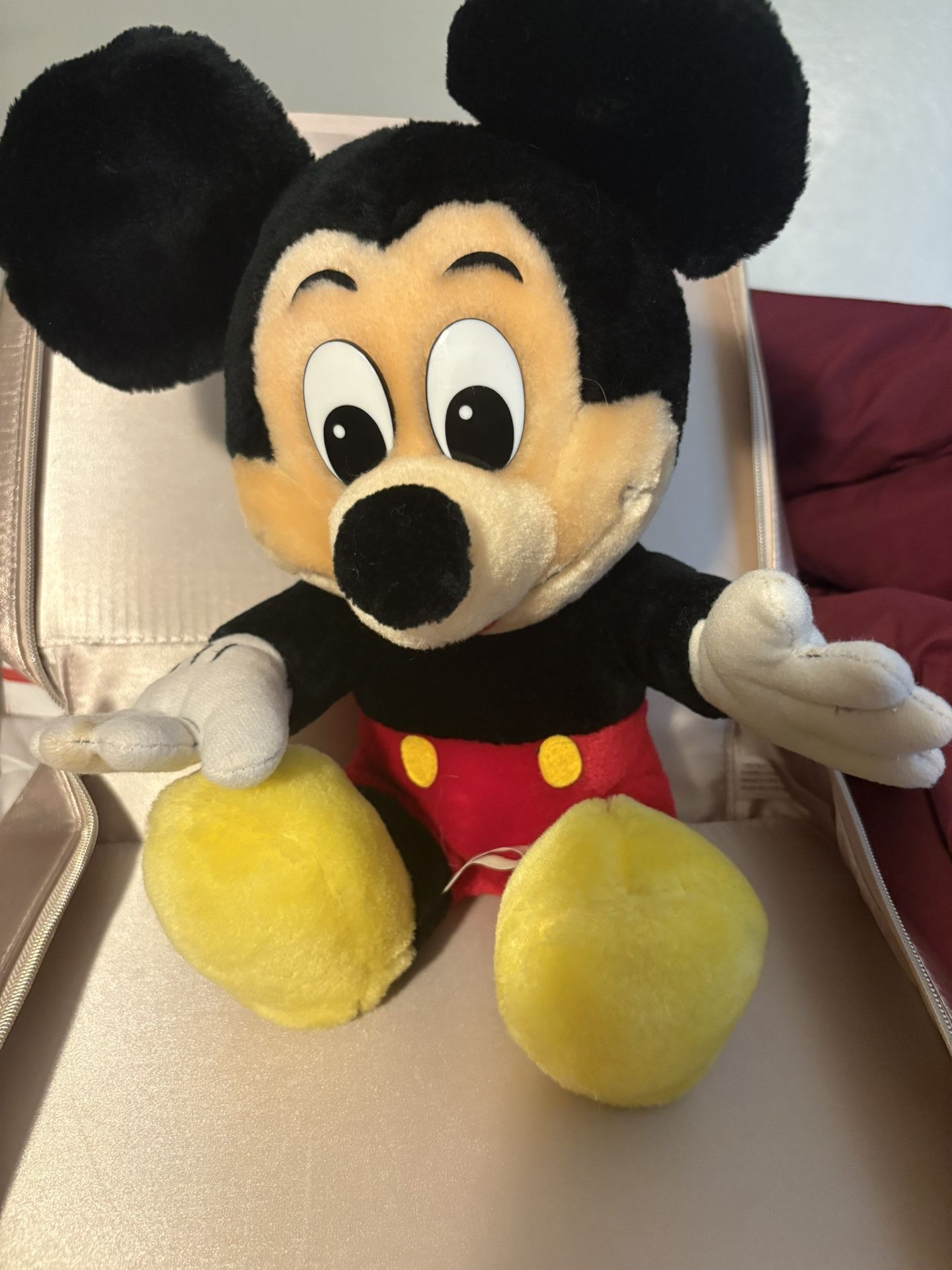 Classic Early 90s-2000s Mickey Mouse Plush