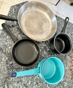 (4) Pans/pots