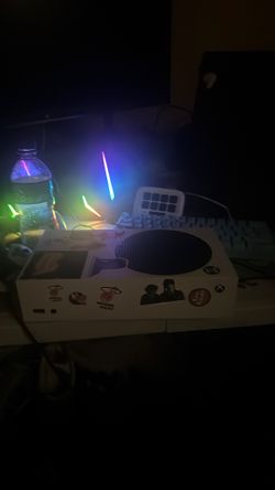 Xbox Series S Lightly used need gone asap pick up only please be local