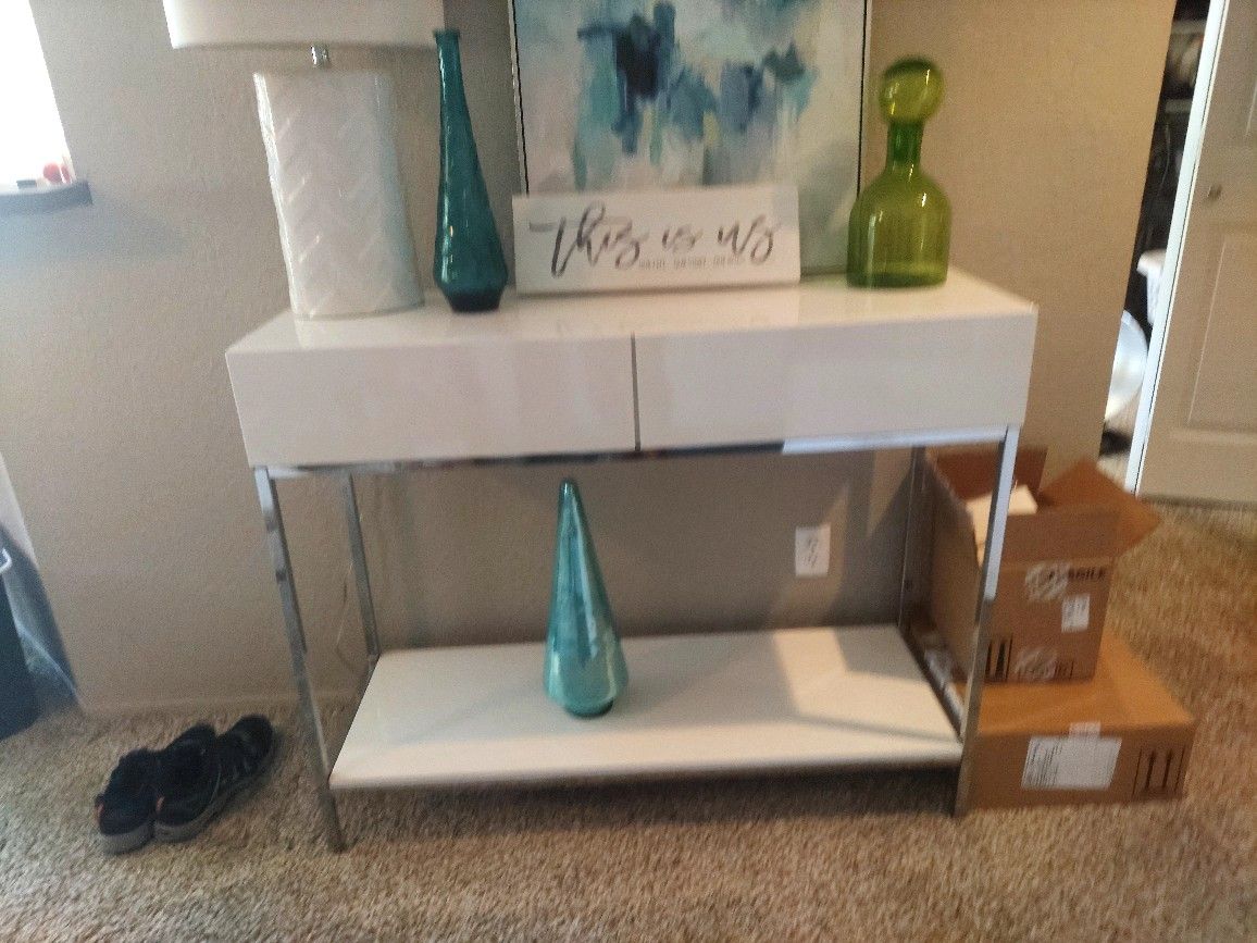 CONSOLE Table