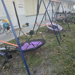 Saucer Swing Set