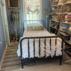 american Early  Twin Bed