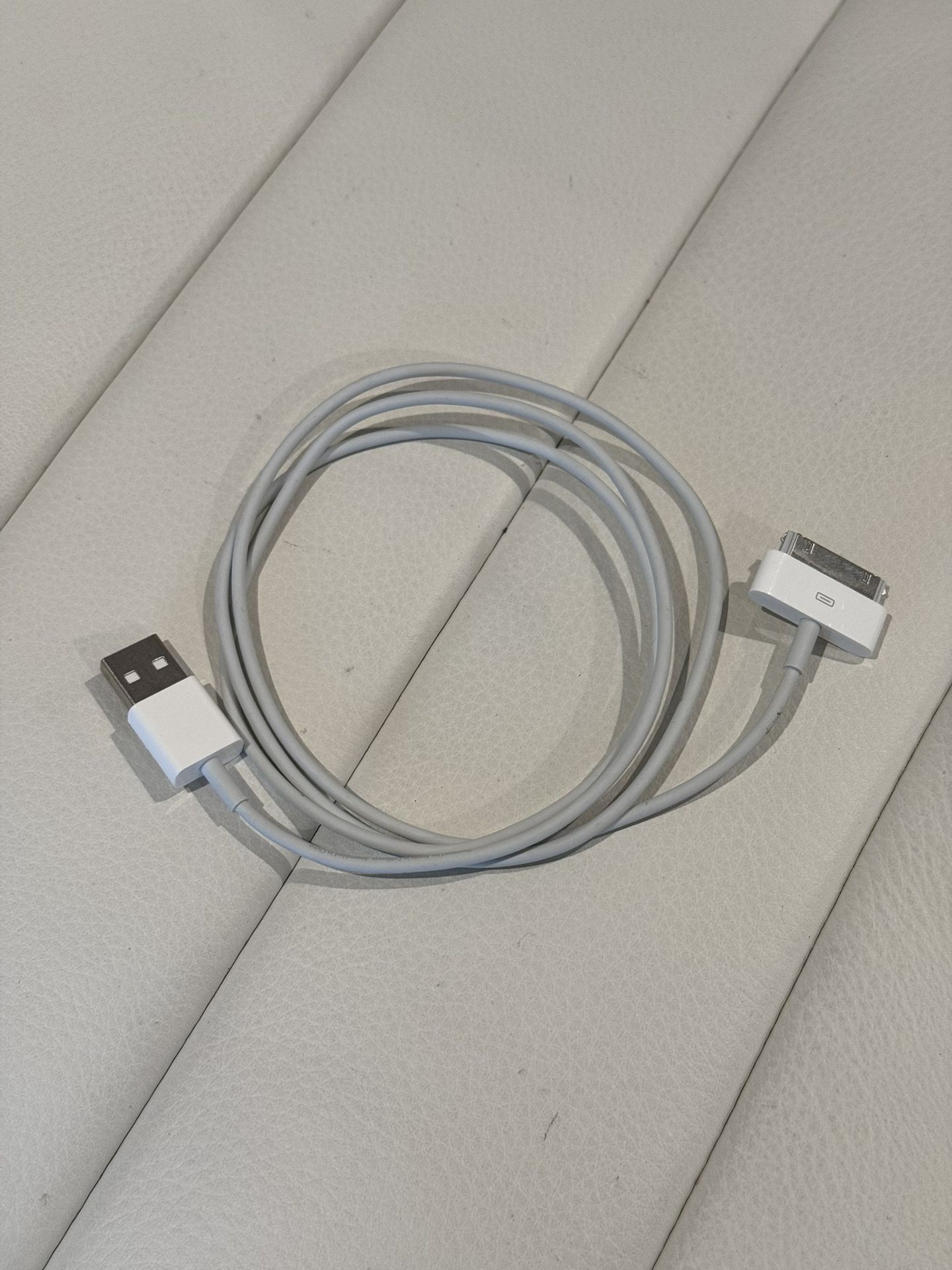 iPhone 30-pin USB Charging Cable
