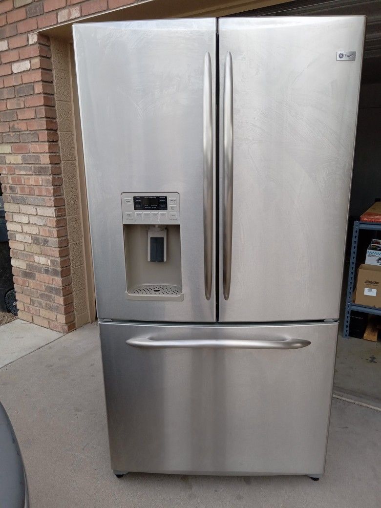 Used Stainless Steel G&E Appliances Refrigerator, READ POST 🔥 