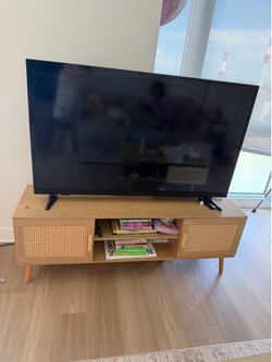 50” Tv with console