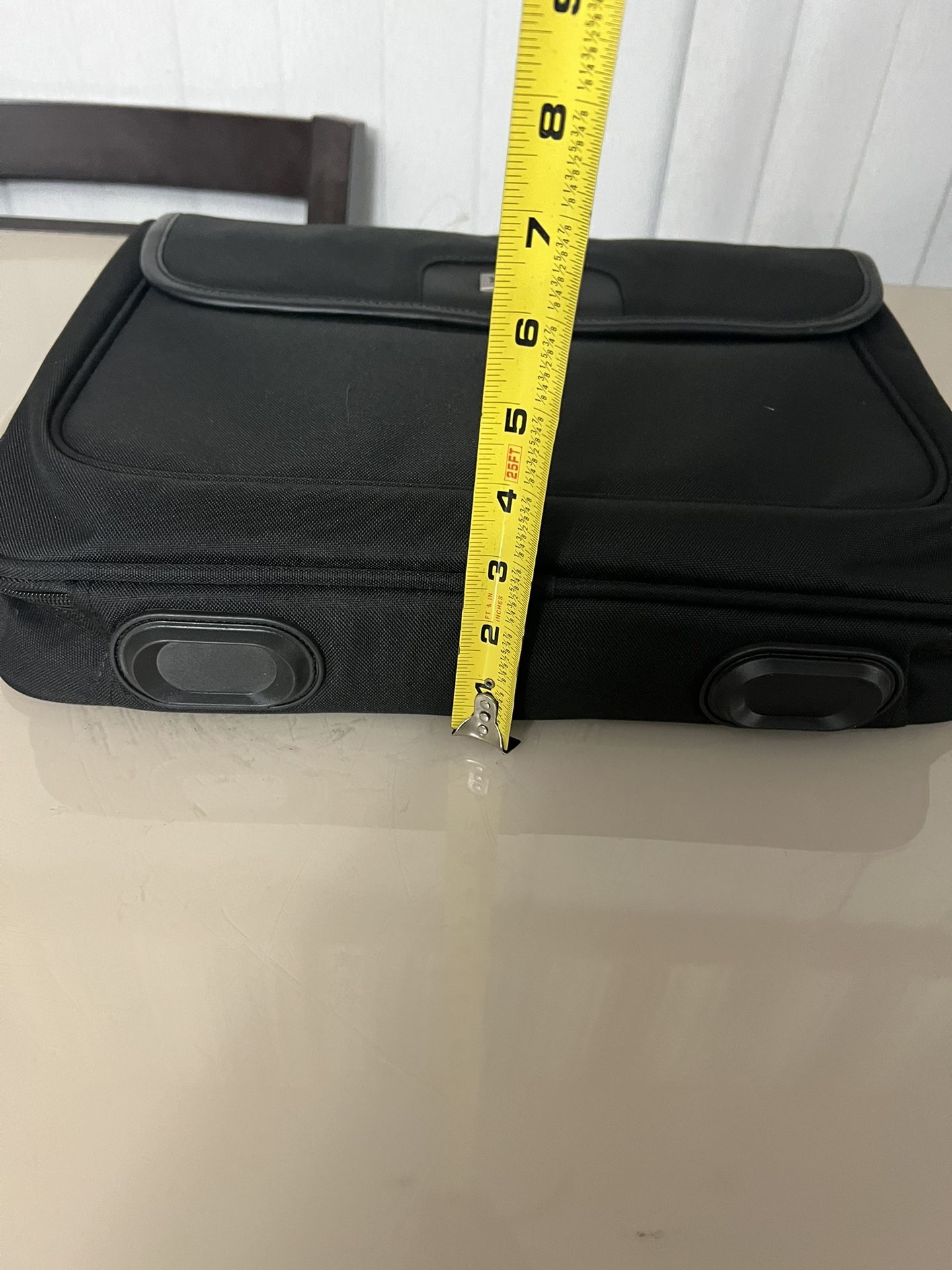 Targus 15.6" Traditional Notepac Laptop Notebook Case w/Shoulder Strap GSA-OCN1