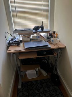 Compact Computer Desk with Keyboard Tray and Monitor Shelf