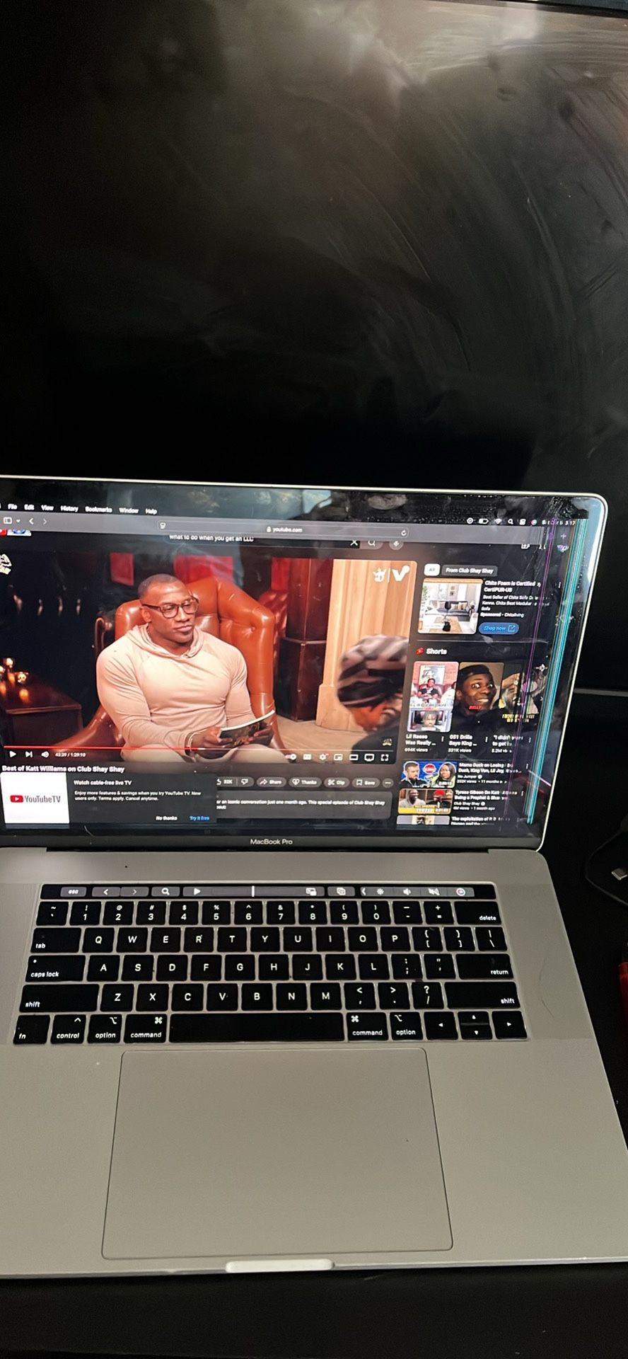 MACBOOK PRO READ DESCRIPTION!!!