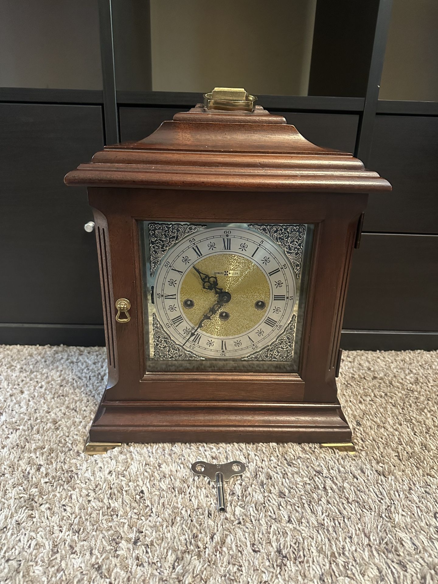 1992 Howard Miller Edinburgh Bracket Mantel Clock