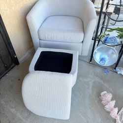 Mini Swivel Chair With Ottoman New $125