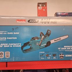 Makita XGT 40v Max Brushless 18" Chainsaw Kit 