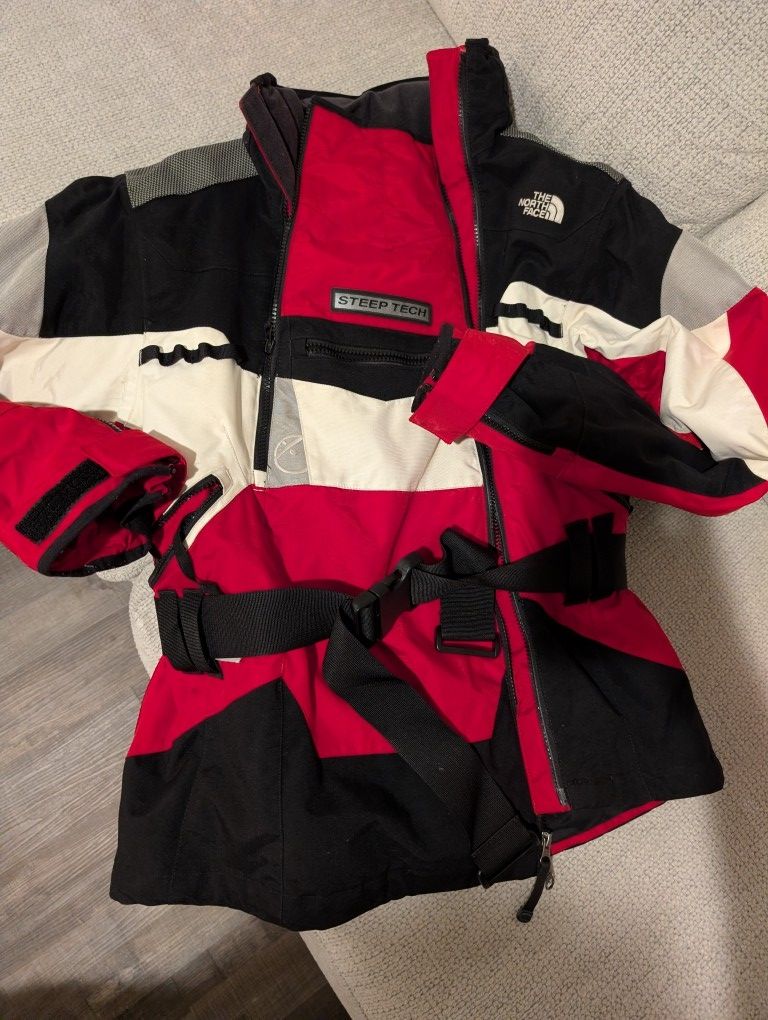 The North Face Steep Tech Vixen Jacket – Women’s Large (Red/Black/Ivory)
