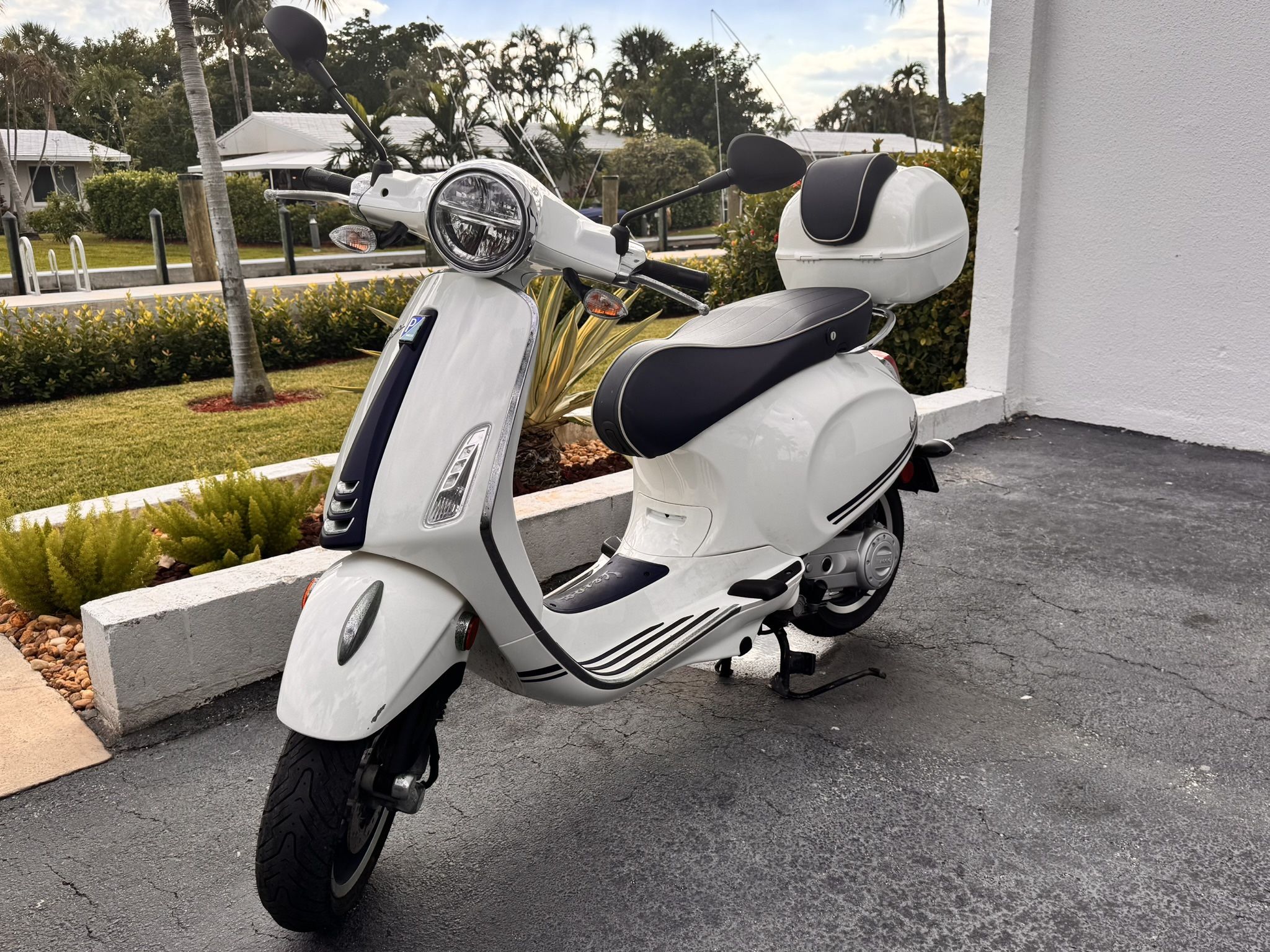 Vespa 50CC 2020 White