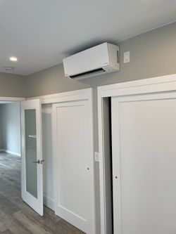 DAIKIN MUTI ZONE MINI SPLIT AIR CONDITIONER WITH HEAT PUMP