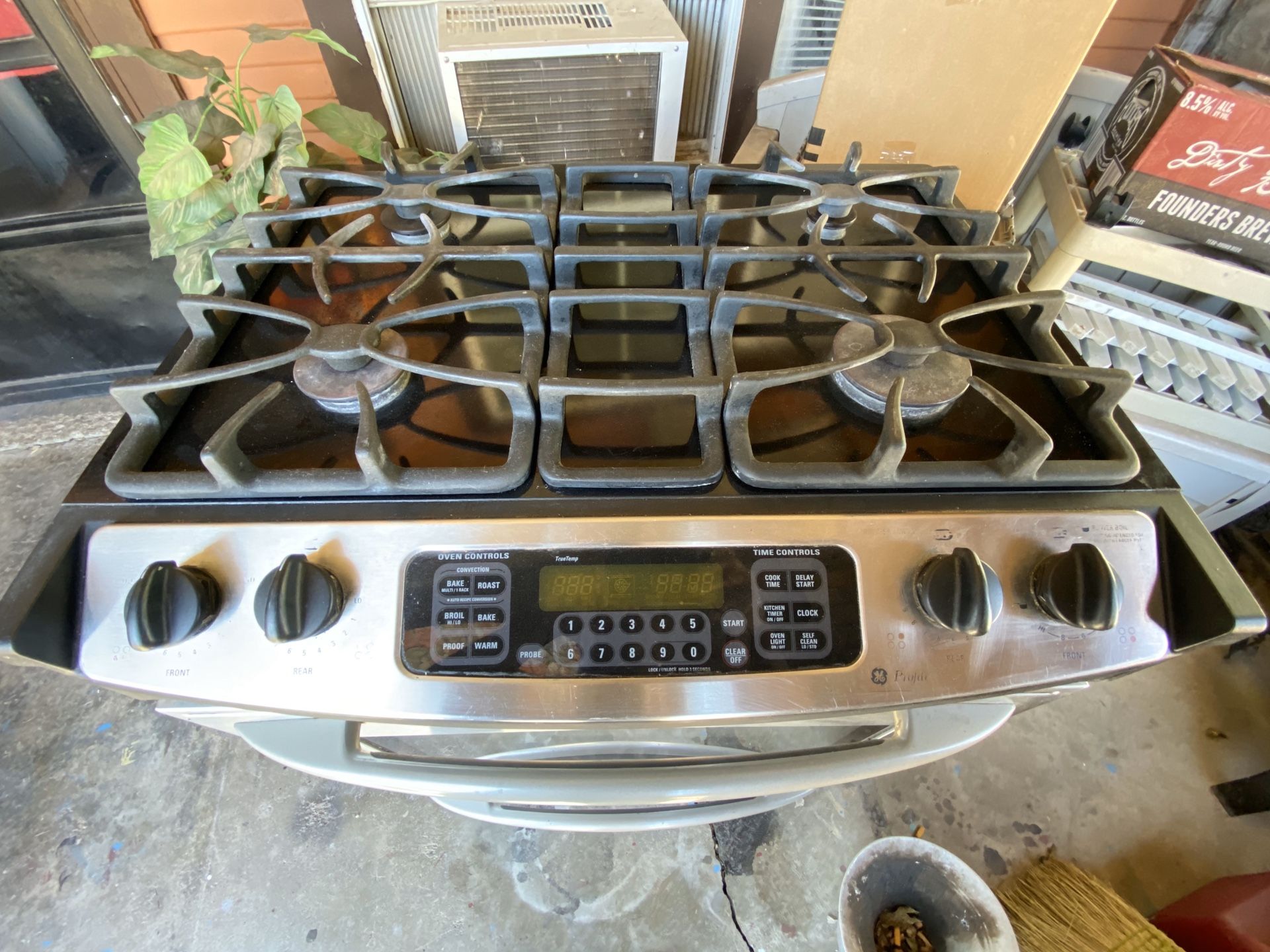 GE Gas Stove