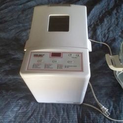 Bread Maker And Older Air Fryer 