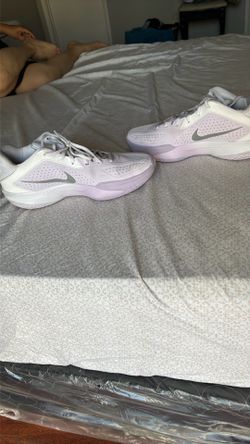 Basketball Shoes Size 9