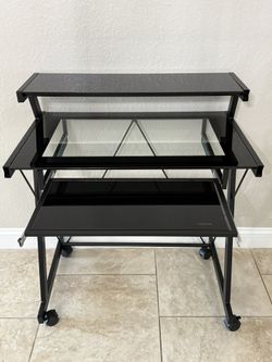 Rolling Computer Desk with Pull Out Keyboard Tray