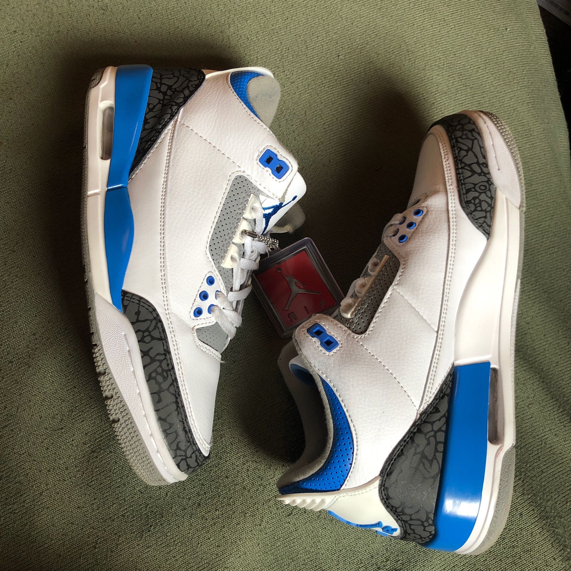Air Jordan 3 Retro’s Racer Blue