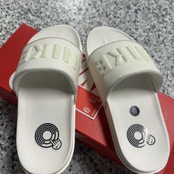 Nike Women’s Off Court Slides New Size 6