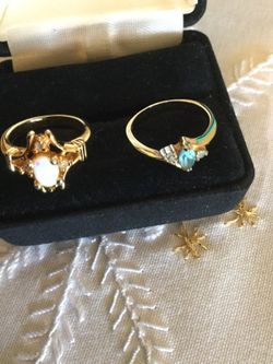 Pretty Gold rings 💍❄️💍❄️💍❄️🎄 Size #5 Visit Eva's page 🎄