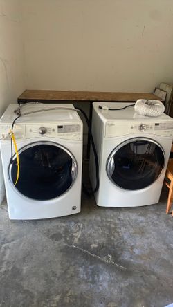 Stackable Whirlpool Washer/Gas Dryer Set