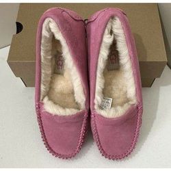 Brand New UGG Scalloped Women's Fashion Moccasin Slippers US Size 6 Wildflower