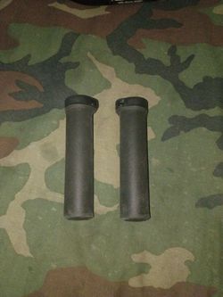 Specialized lock on grips.