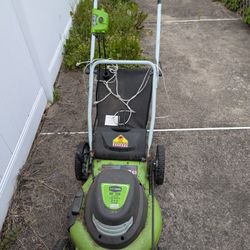 12 Amp 20 Inch Lawn Mower 