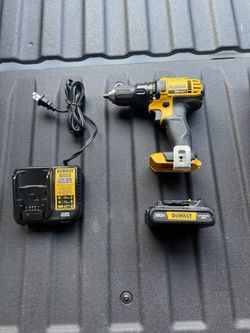 Dewault Compact Drill Battery And Charger