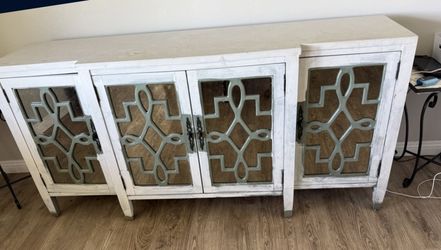 Hutch / dresser/ tv stand