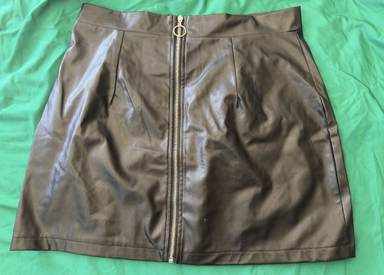 Black imitation Leather Skirt with Zipper