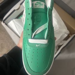 Nike men’s shoes size 11