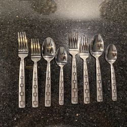 Mikasa Gourmet Basics Shadow Frost Stainless Steel Flatware 8 Pieces