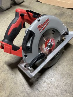 Circular Saw Brushless 7 1/4 MILWAUKEE M18  ( Tool Only)