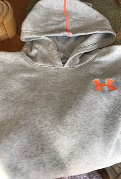 Under armour unisex sweatshirt sz . Youth x large