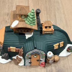 Dept. 56 Dickens’ Village David Copperfield Peggotty’s Seaside Cottage 550-6