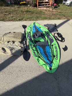 2 Kayaks