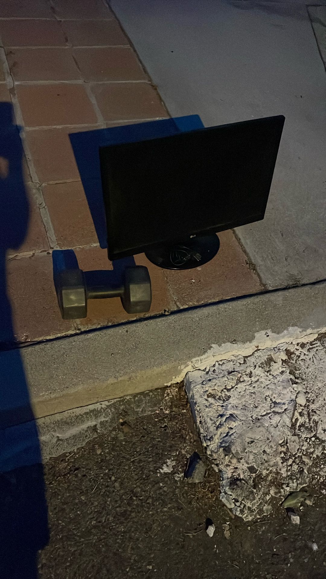 Free Tv And Dumbbell