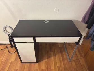 Small Computer Desk