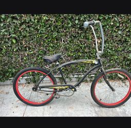 Vintage beach cruiser bicycle bike