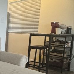 Island counter / table w bar stool Sale!!!!