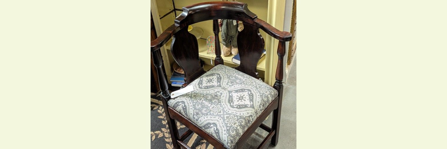 Henkel Harris Mahogany 18 Century reproduction Corner Chair