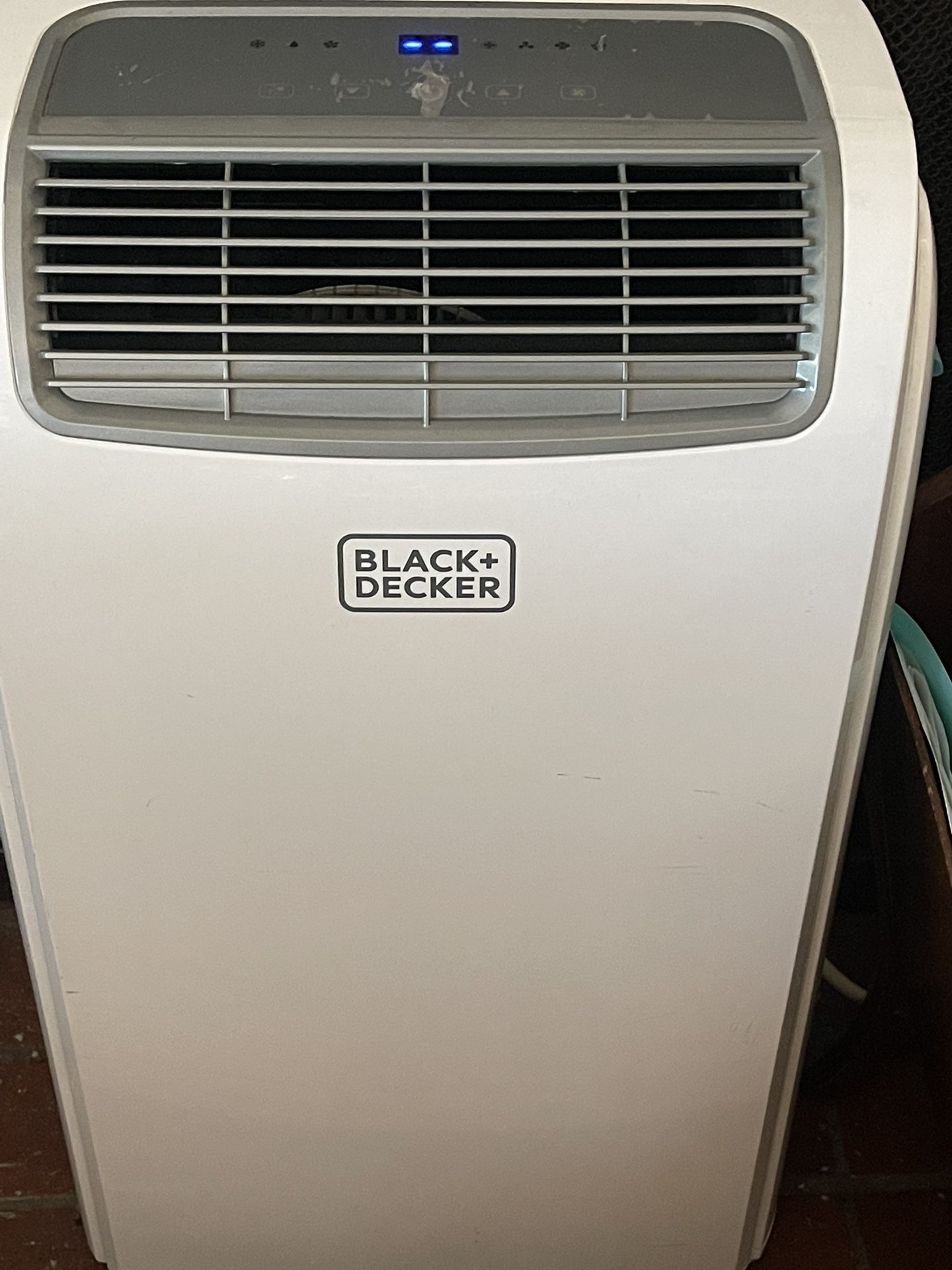 BLACK AND DECKER PORTABLE AC USED VERY GOOD