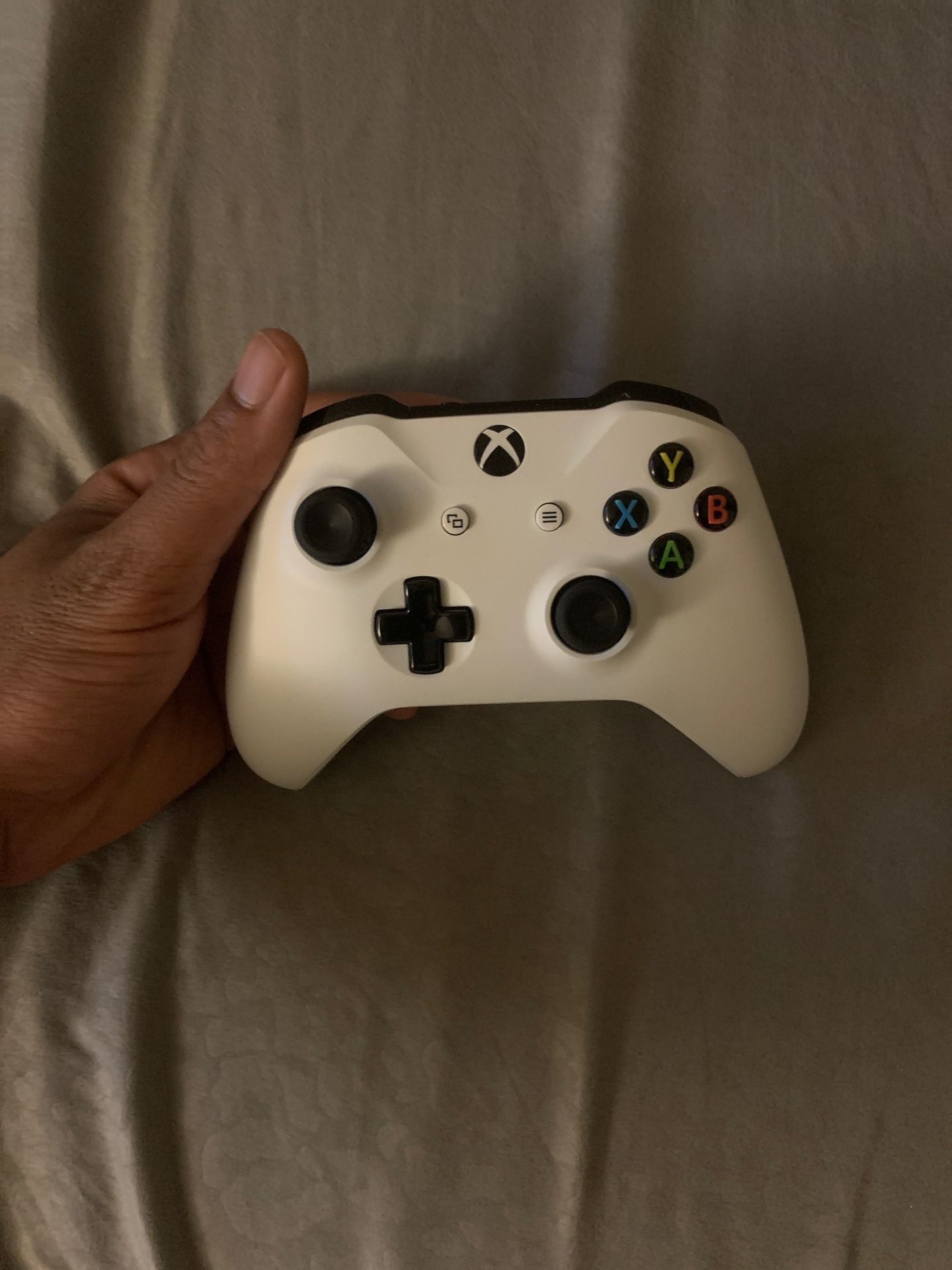 White Xbox One Controller